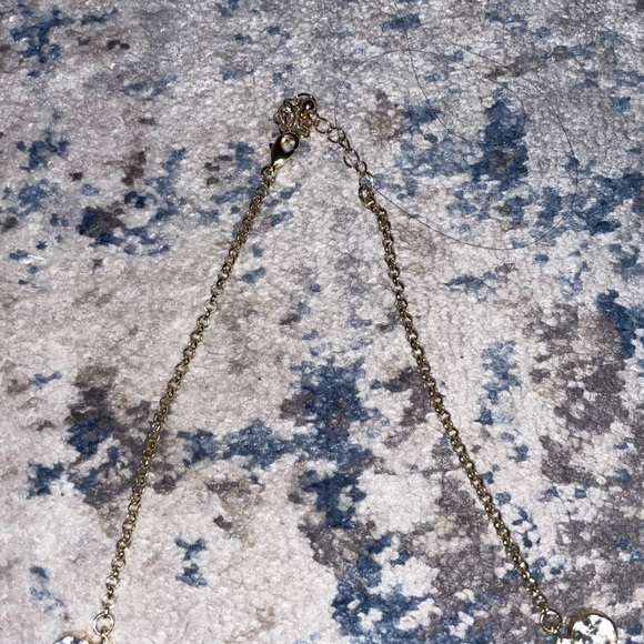 Gold statement necklace - Picture 3 of 3